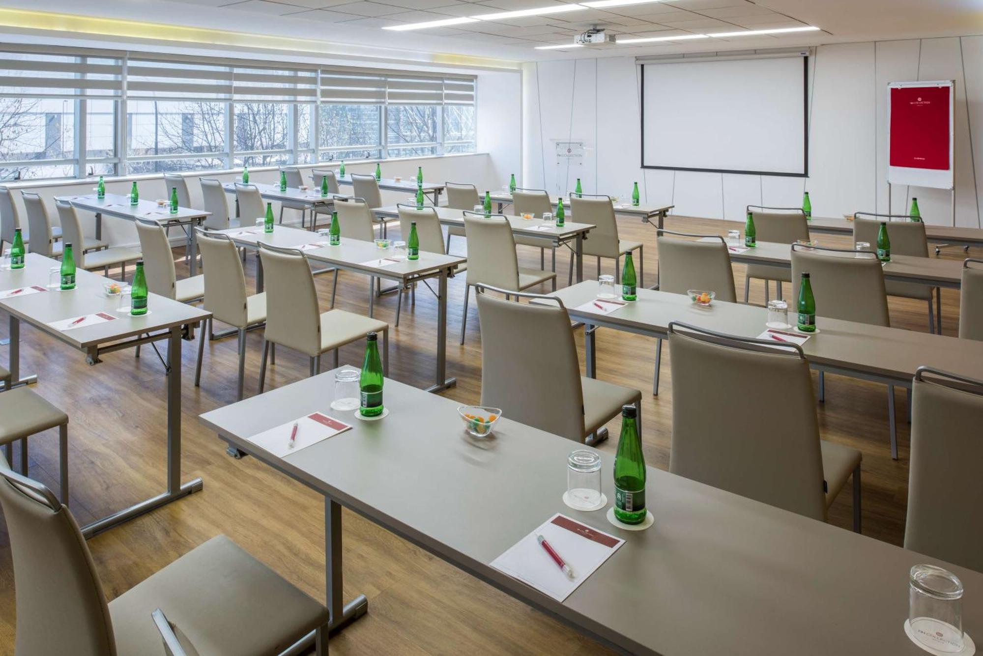Отель Nh Collection Plaza Сантьяго Экстерьер фото Meeting room