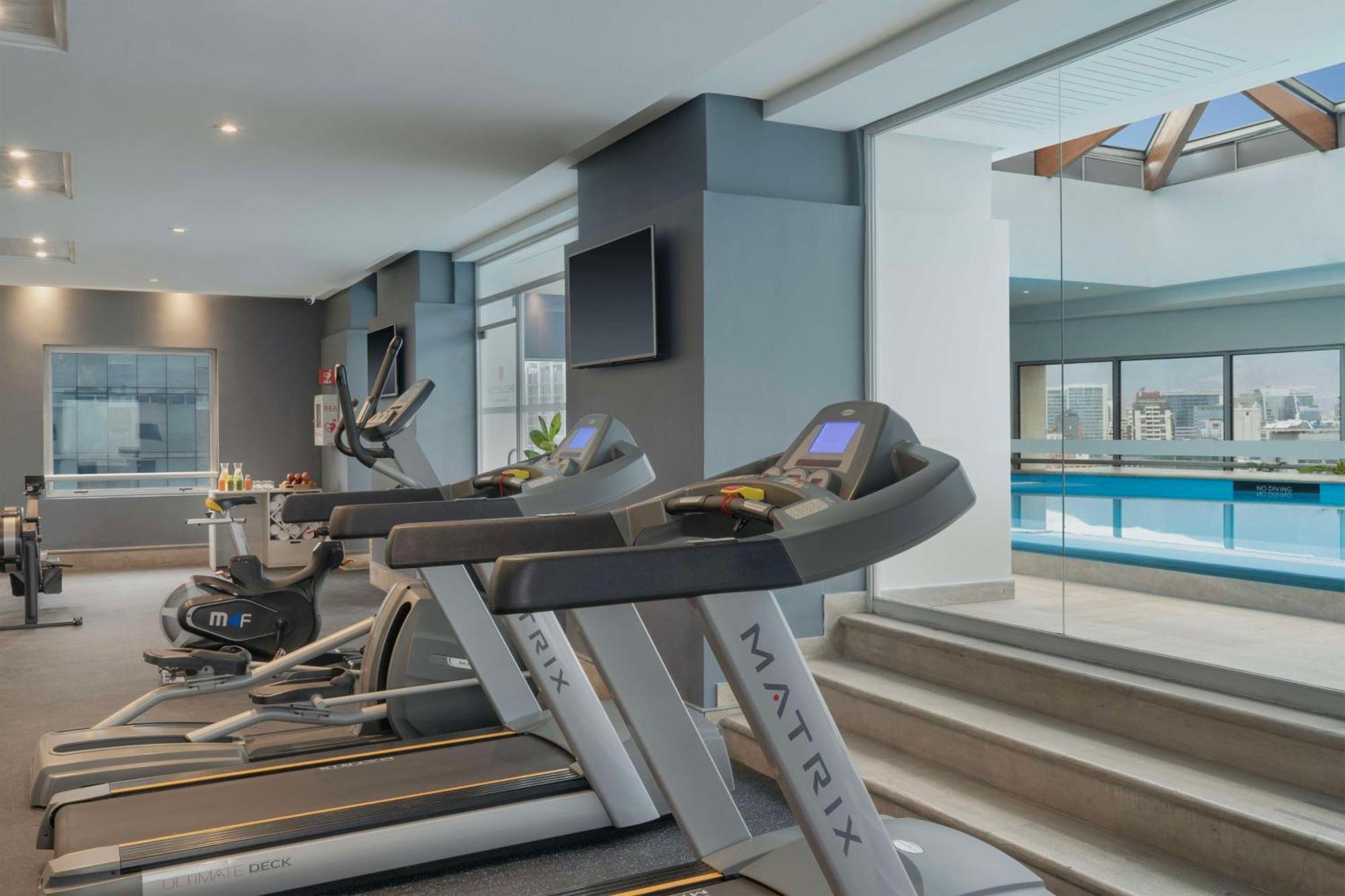 Отель Nh Collection Plaza Сантьяго Экстерьер фото The gym at the hotel
