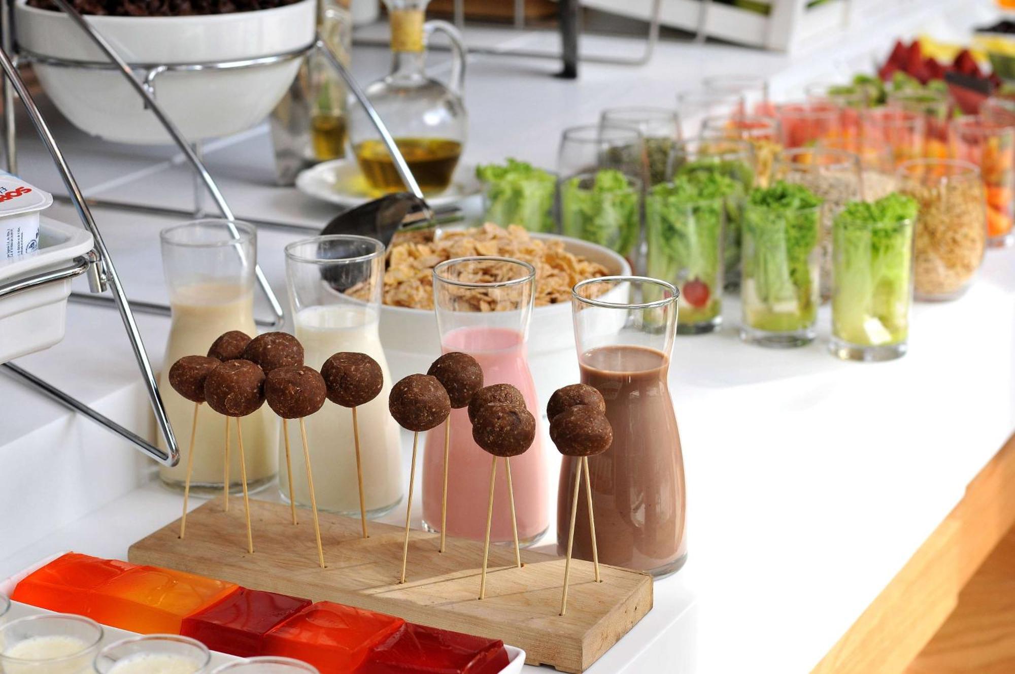 Отель Nh Collection Plaza Сантьяго Экстерьер фото A selection of smoothies