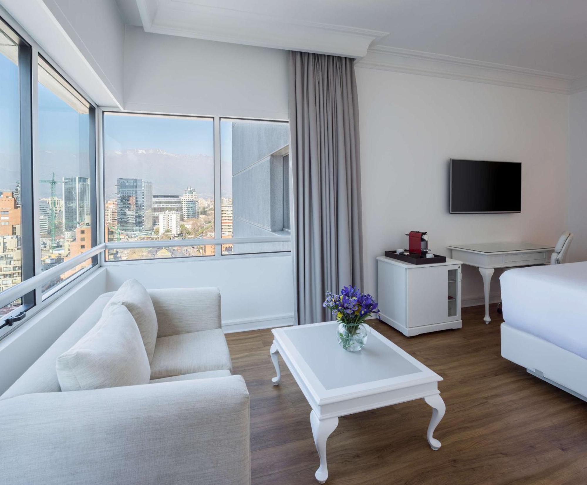 Отель Nh Collection Plaza Сантьяго Экстерьер фото Deluxe room