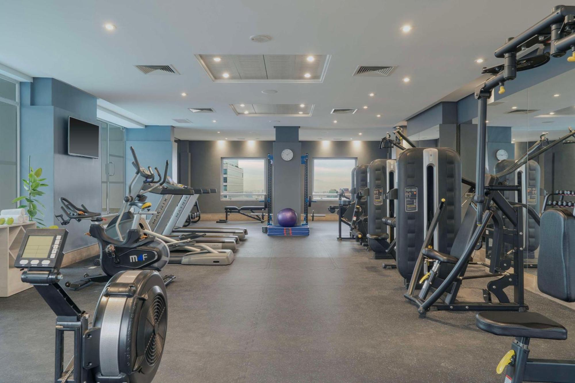 Отель Nh Collection Plaza Сантьяго Экстерьер фото The gym at the hotel