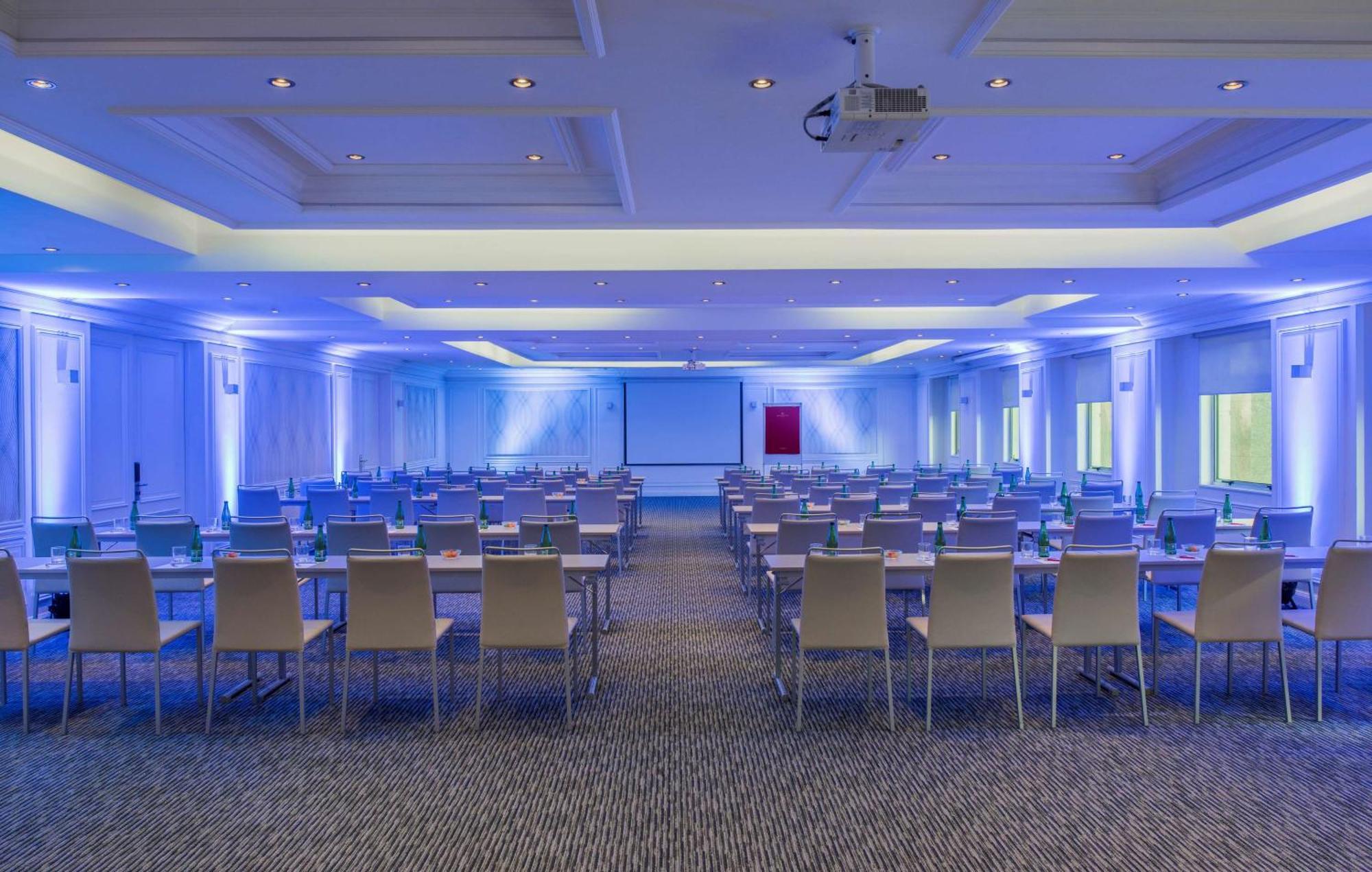 Отель Nh Collection Plaza Сантьяго Экстерьер фото Meeting room
