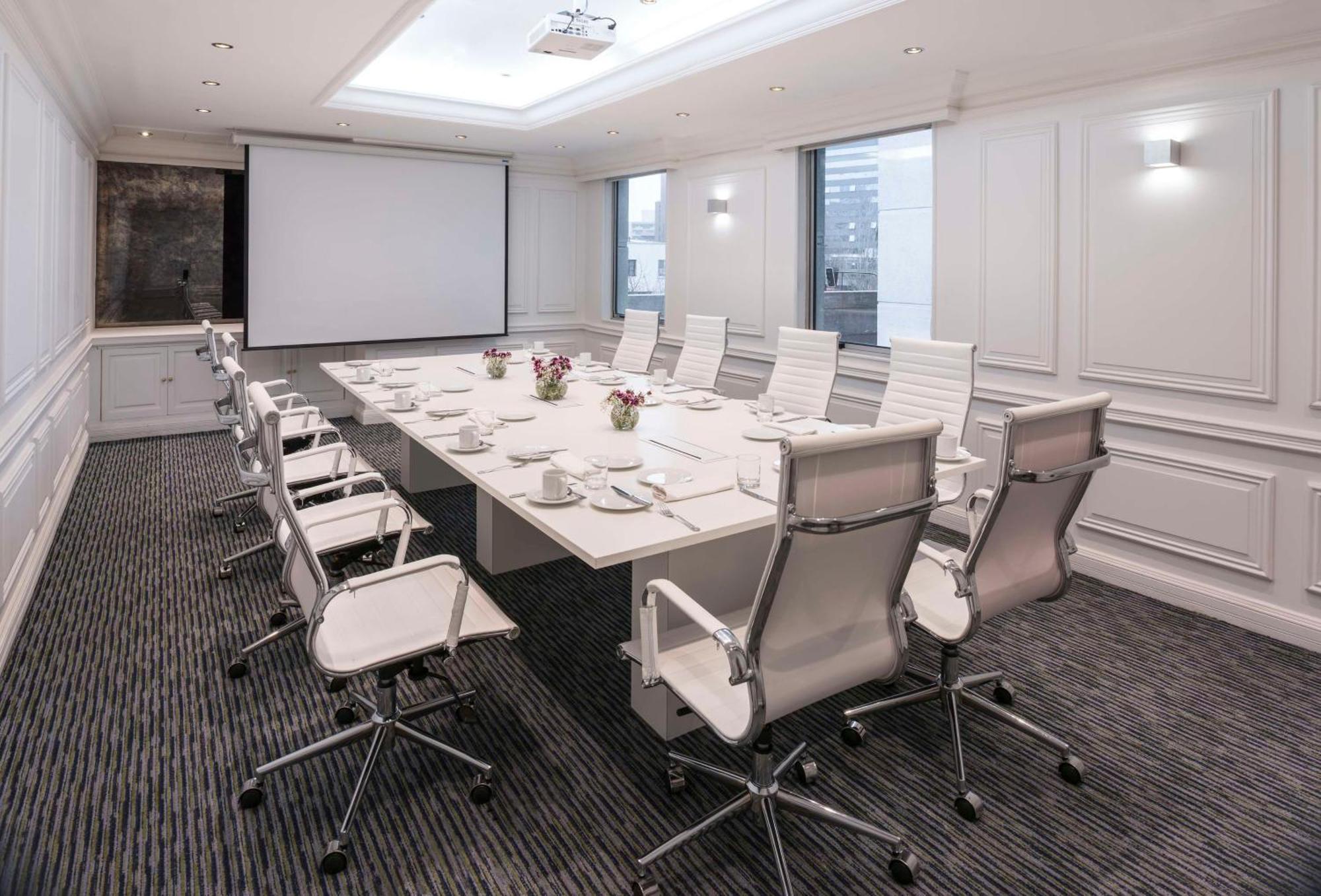 Отель Nh Collection Plaza Сантьяго Экстерьер фото Meeting room