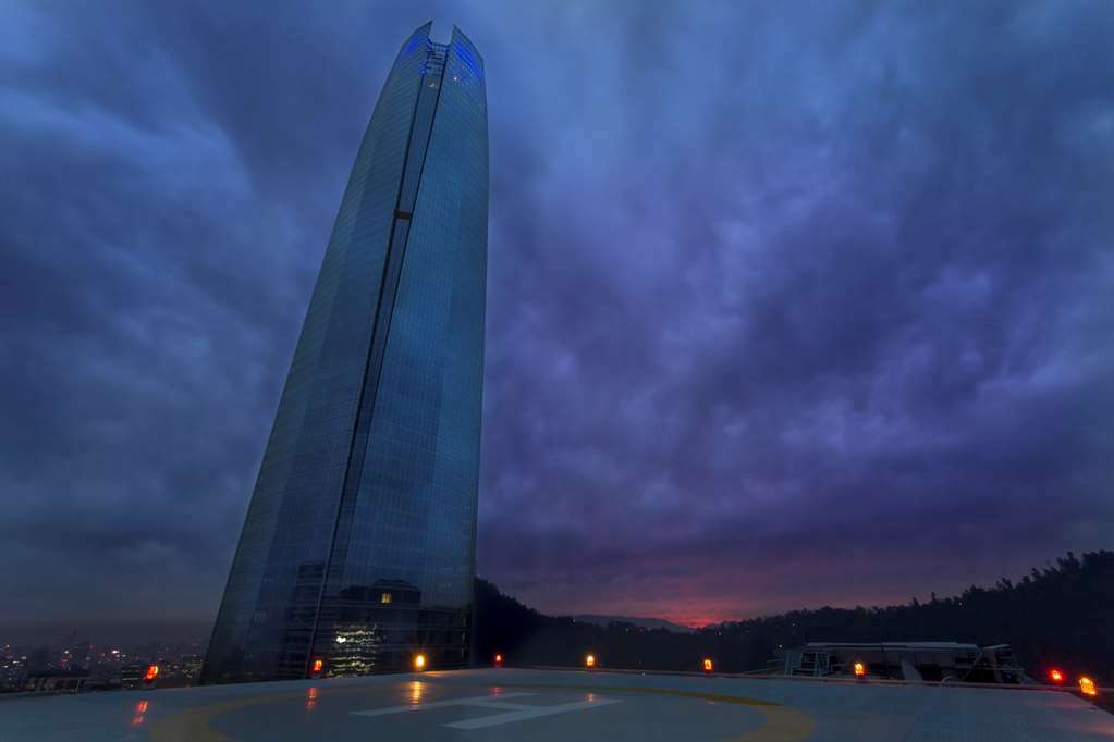 Отель Nh Collection Plaza Сантьяго Экстерьер фото The tower at night